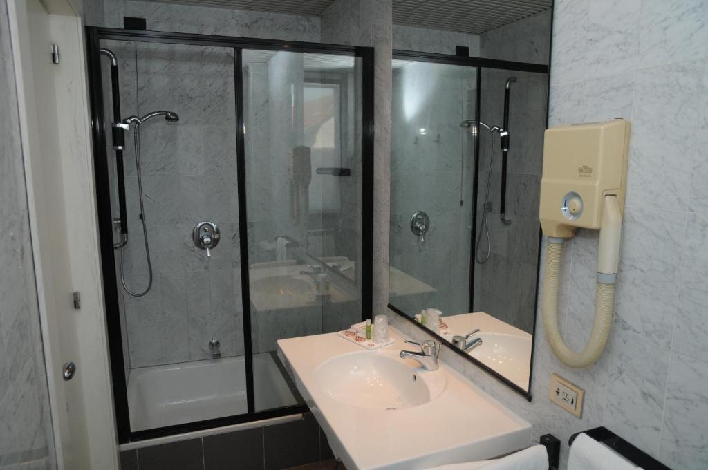 Basic Single Room,1223967889:JPEG